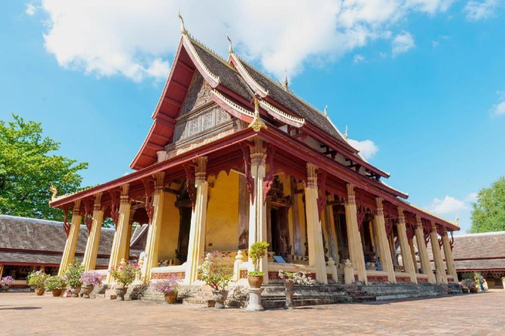 โรงแรมคำเสนอ เวียงจันทน์ ภายนอก รูปภาพ